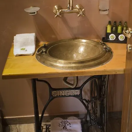 4 Seasons In Πανσιόν