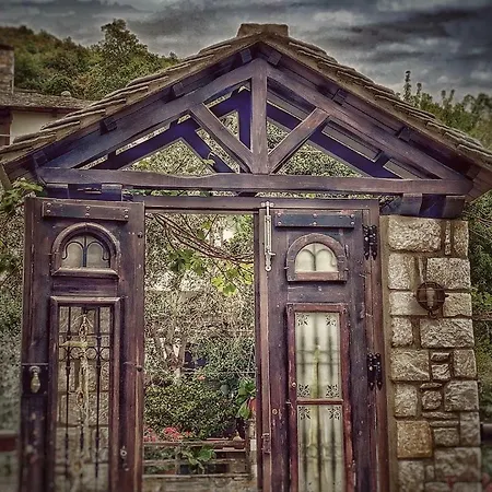 4 Seasons In Maison d'hôtes Vizitsa