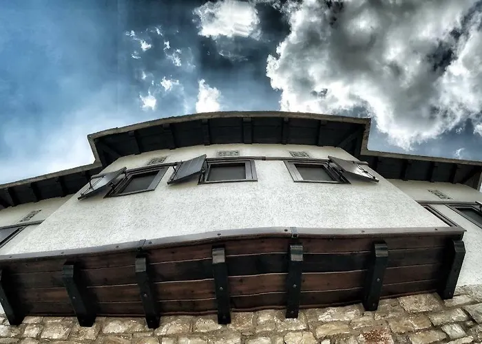 4 Seasons In Gæstehus